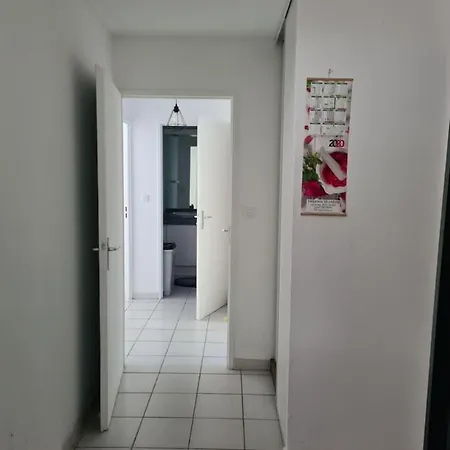 Apartment Appt Climatise Dans Avec Piscine Beziers