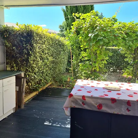 Appt Climatise Dans Avec Piscine Apartment