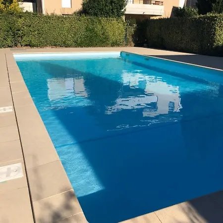 Apartment Appt Climatise Dans Avec Piscine
